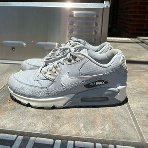 Light gray Nike air max
